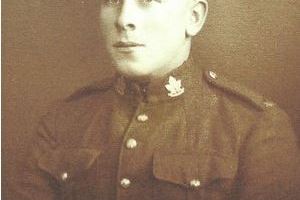 Portrait of Harry Auld in WWI military uniform